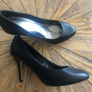 BCBG  black pumps